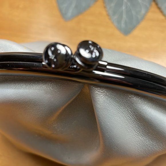 HOBO coin purse accessory bag, silver genuine leather - Picture 6 of 7